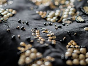 Koralikowa magia – jak tworzyć i nosić talizmany beadworkowe