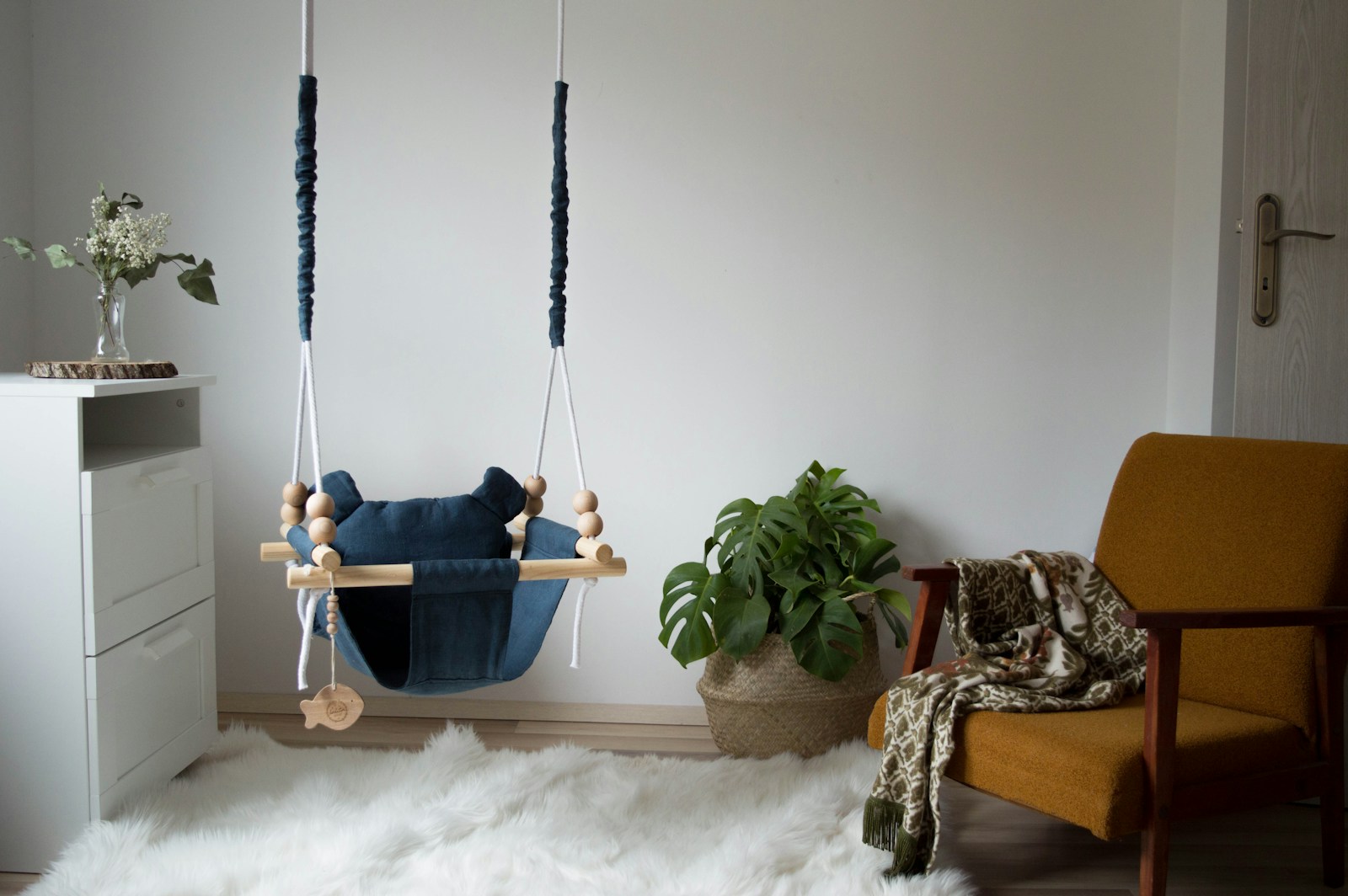 Rzemiosło i Tradycja: Odkryj Uroki Mebli Ręcznie Wykonywanych